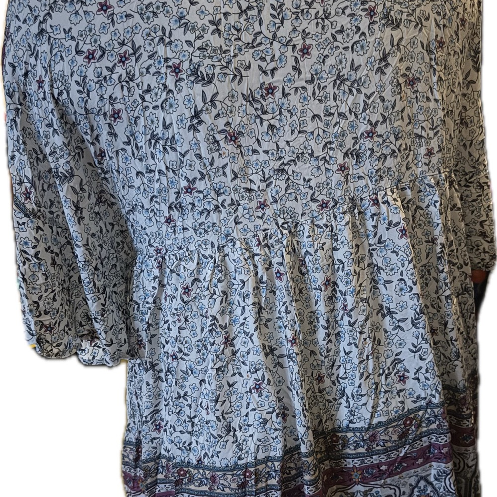 Hayden Multicolor V-Neck Blouse no tag but never worn. Lots of room - Picture 2 of 5